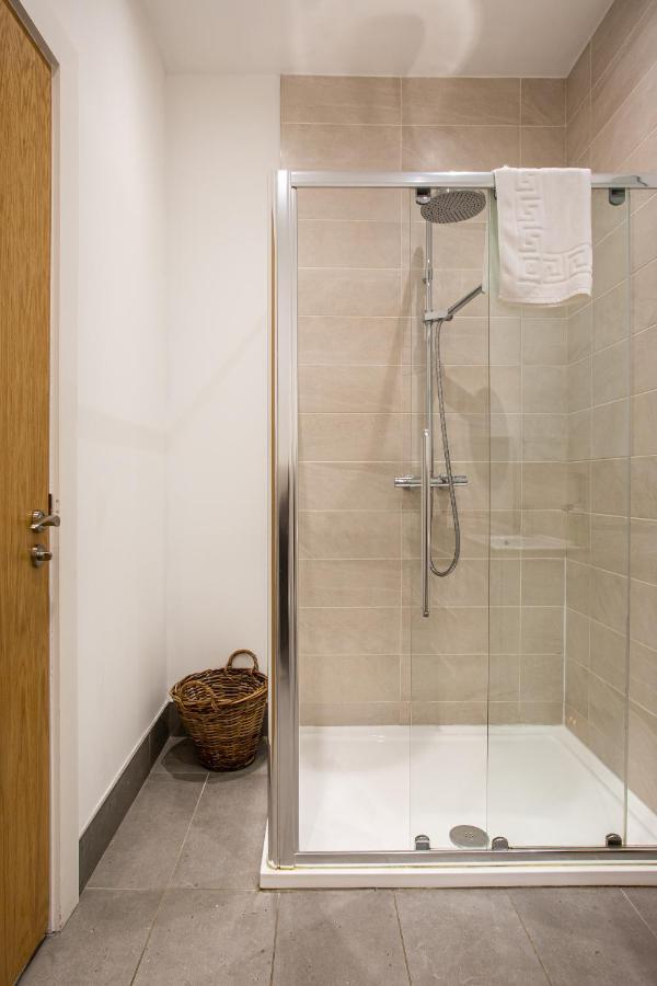 Modern Luxury Apartment, Sleeps 6, Best Location Belfast Exterior photo