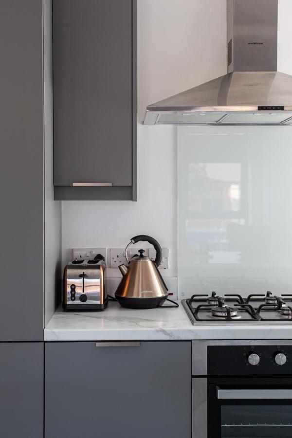 Modern Luxury Apartment, Sleeps 6, Best Location Belfast Exterior photo